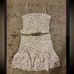 Blue Blush Floral Skirt Set. Top is a MEDIUM and skirt is a LARGE
